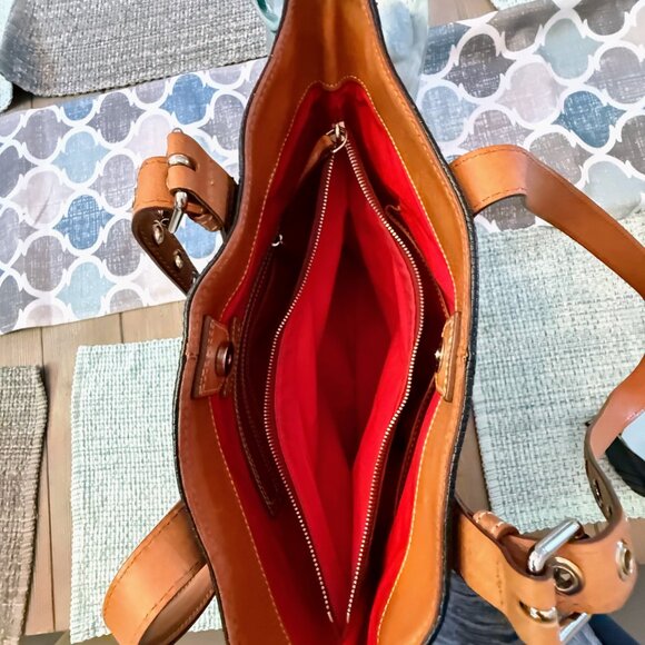 Dooney & Bourke Pebble Grain Tote – Black Leather with Red Lining | Excellent Co - Picture 7 of 16